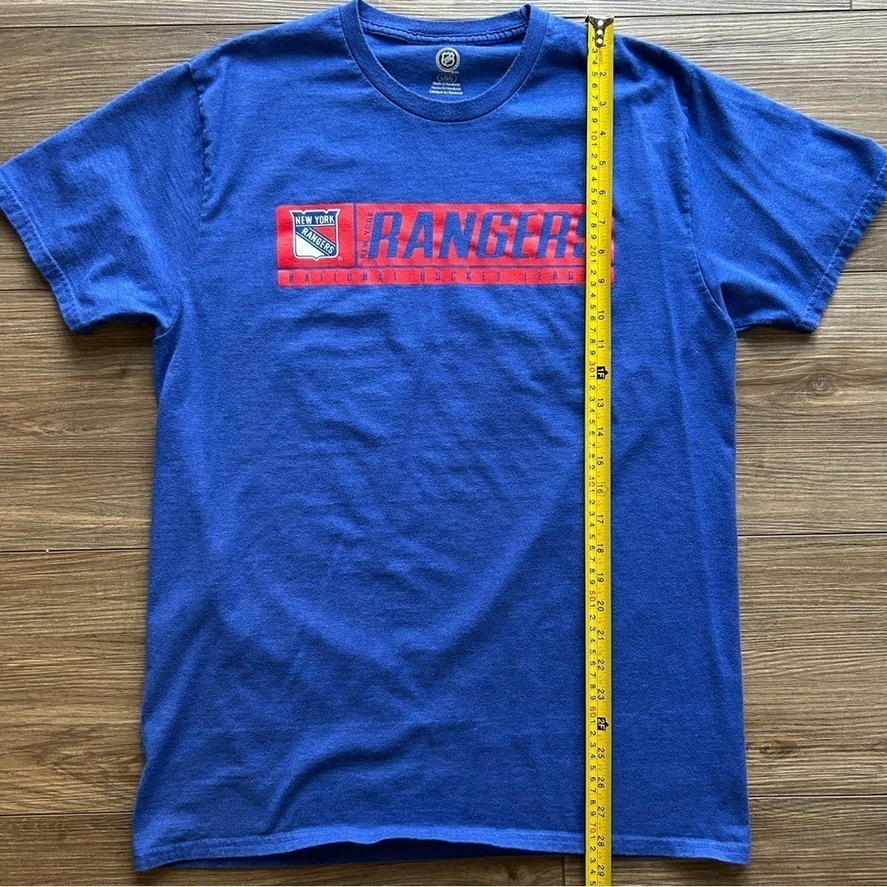 NHL | New York Rangers Retro T-Shirt in Blue and Red (Large) - Picture 4 of 7